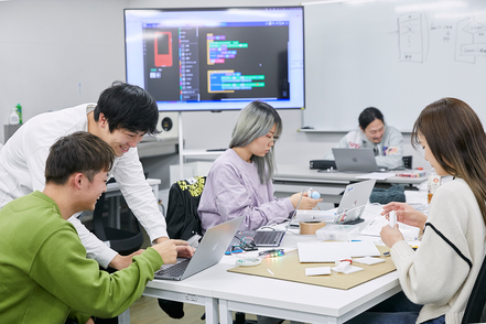 京都精華大学 企業と連携した、実践的な授業やプロジェクトに取り組みます