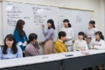 京都女子大学 上級生が新入生の学習を支援するピアサポート制度を導入。