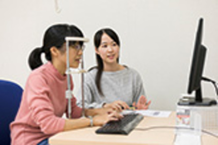 京都女子大学 心理学の実験方法を学ぶ科目や心理療法で用いられる技法を体験的に学習する科目も。