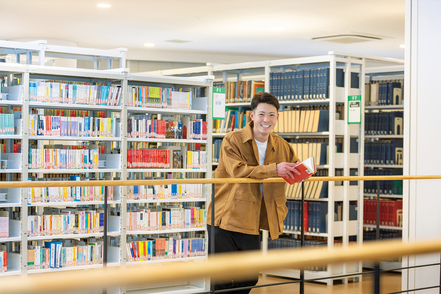 日本経済大学 経済学科、商学科では、教職課程で必要な単位を履修することにより、卒業と同時に教育職員免許状を取得することができます。