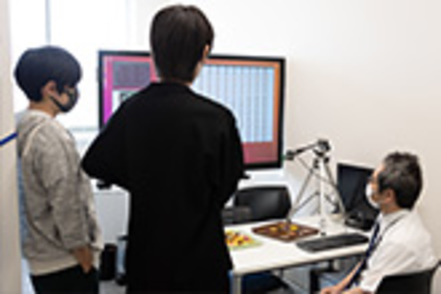 大阪成蹊大学 一流のデータサイエンティストである教員が一人ひとりに指導！私立大学では珍しい教員と学生の研究室が隣接する環境を用意