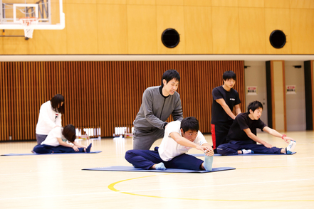 福井工業大学 アスリートの競技力向上から高齢者の健康づくりまで、対象者に応じた運動指導者の知識・技術を身につけます。