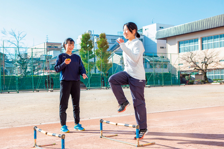 京都光華女子大学 健康栄養学科 健康スポーツ栄養専攻では、栄養学と運動学をバランスよく学び、両面から人々の健康を支える人材を育成