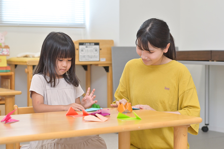 姫路大学 保育園や幼稚園で実際に使用するおもちゃ、人形なども実習で制作できて楽しい！